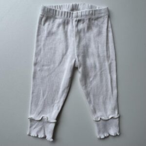 White ribbed & ruffle leggings
