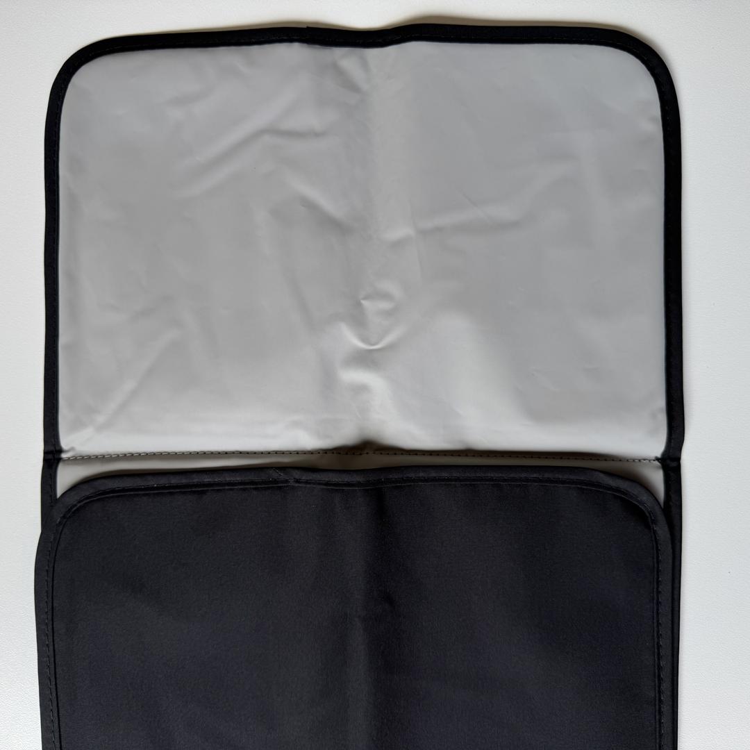 Black & white printed changing pouch - Image 4
