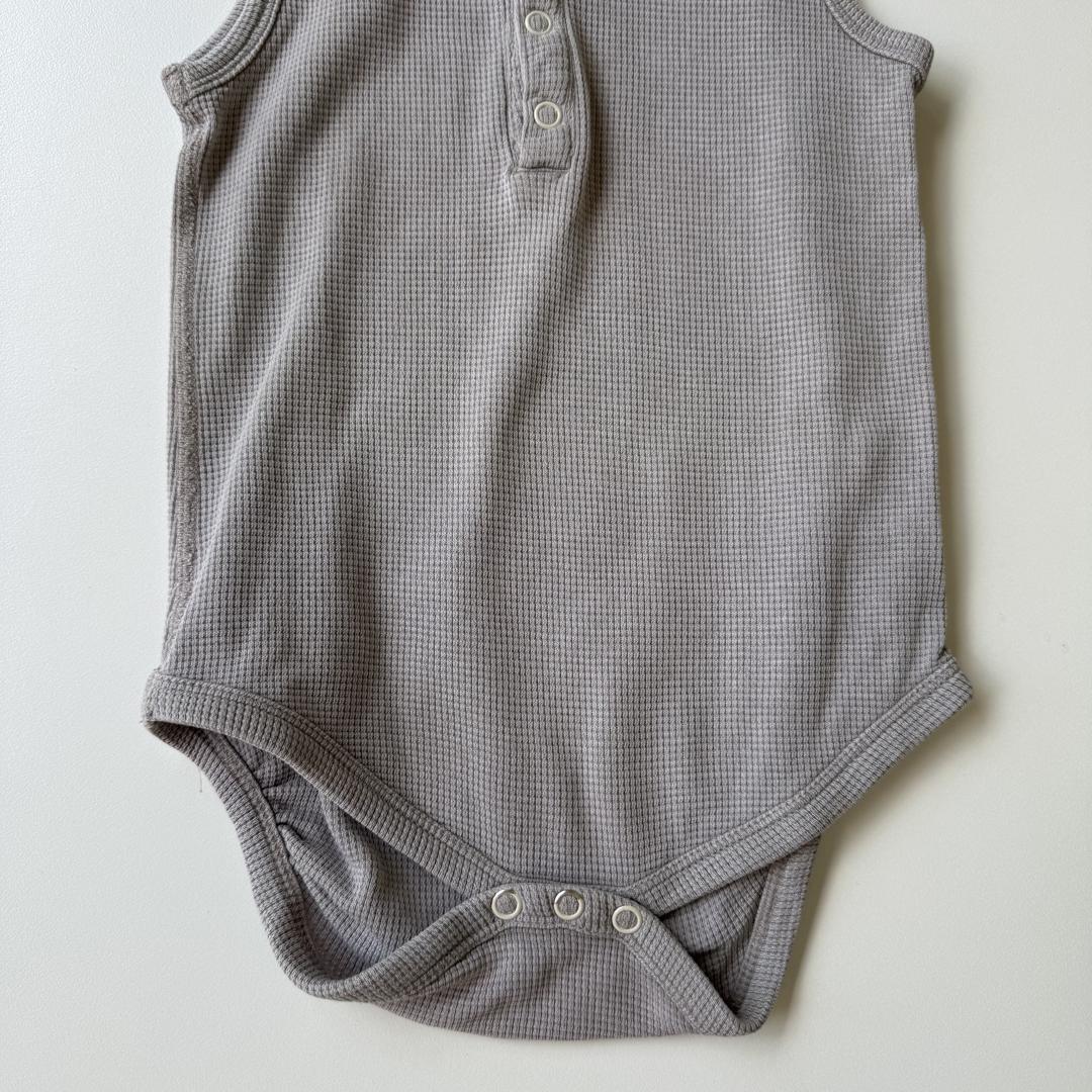 Grey textured bodyvest (organic cotton) - Image 3