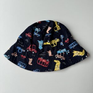 Black, blue & red cars printed bucket hat