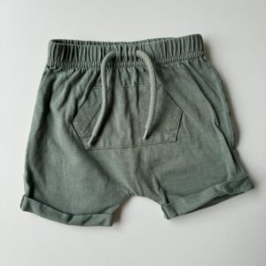 Green cotton shorts